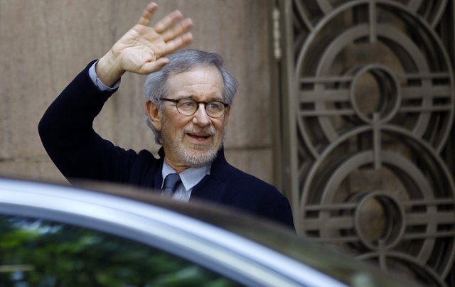 Spielberg mingles with Bollywood stars in India
